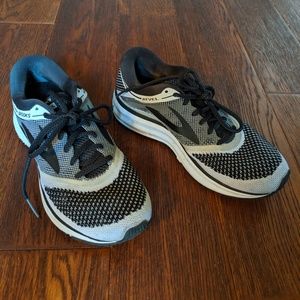 Brooks Revel Running Shoe (W 7.5)